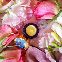 Floral solid perfume