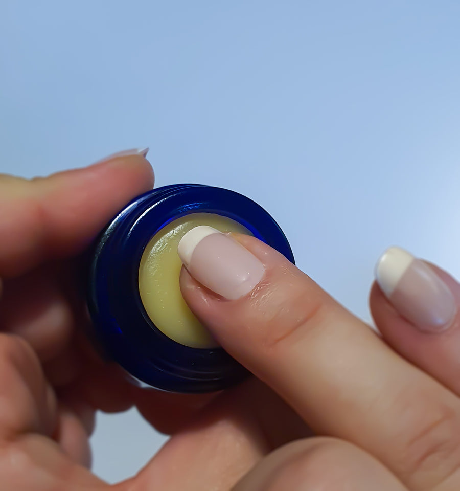 How to use solid perfume